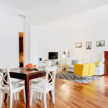 Pagano & Cenacolo Bright Apartment